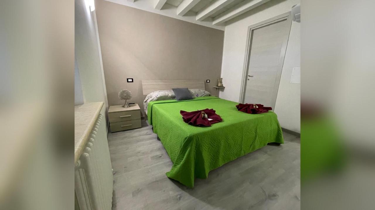 Rooms Vania เวโรนา ภายนอก รูปภาพ